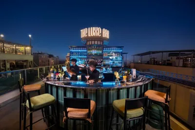 Le Premier Hotel & Rooftop Bar – Photos 2